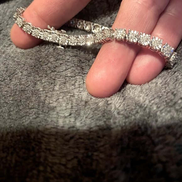 Women’s Sterling Silver Bracelet Diamond Cut Flower Design - Picture 2 of 2